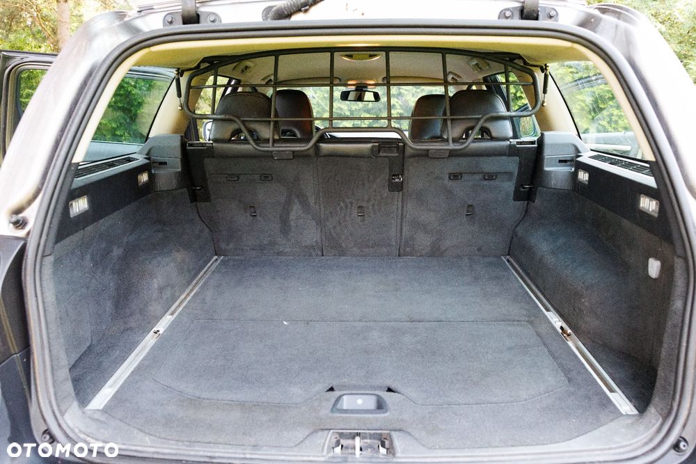 Volvo XC 70 2.4D AWD Momentum - 36