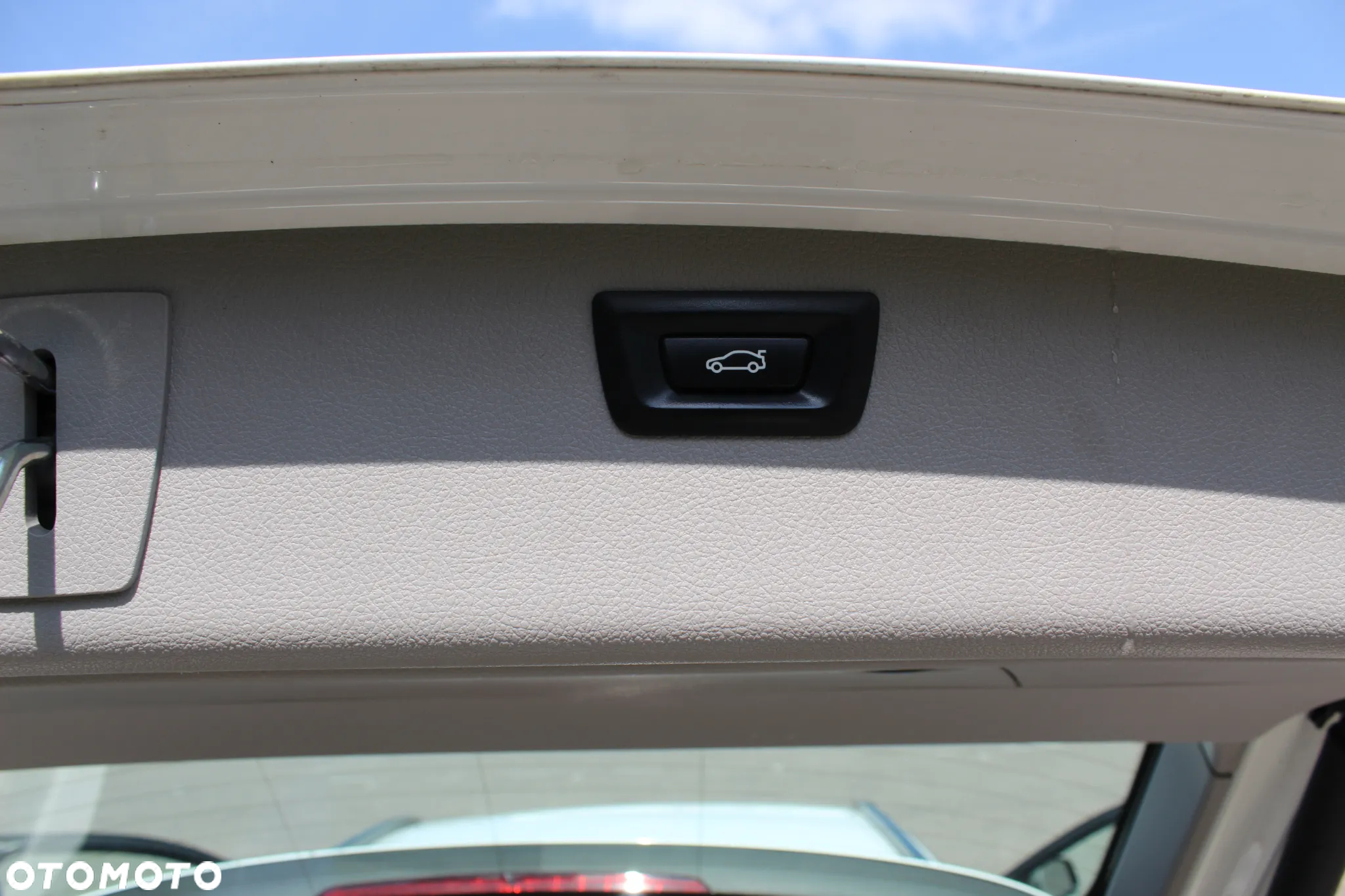BMW Seria 3 318i - 30