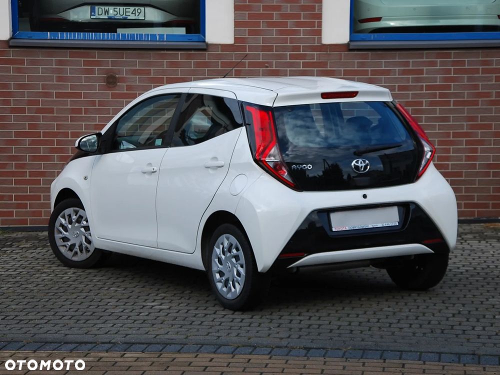 Toyota Aygo x-play - 4