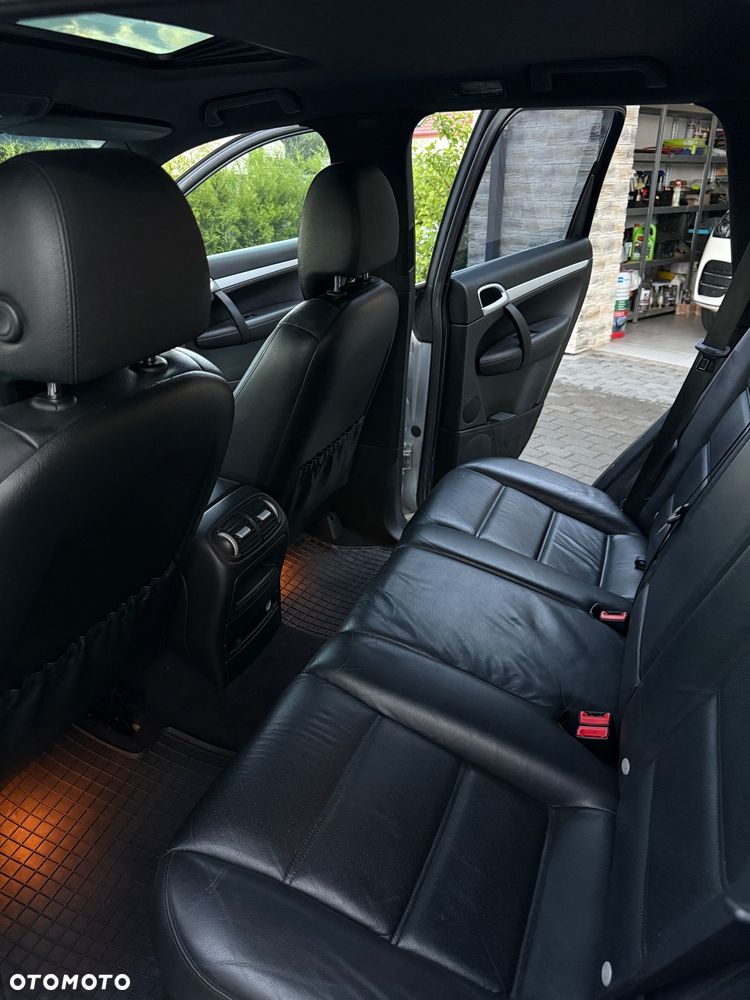 Porsche Cayenne - 10