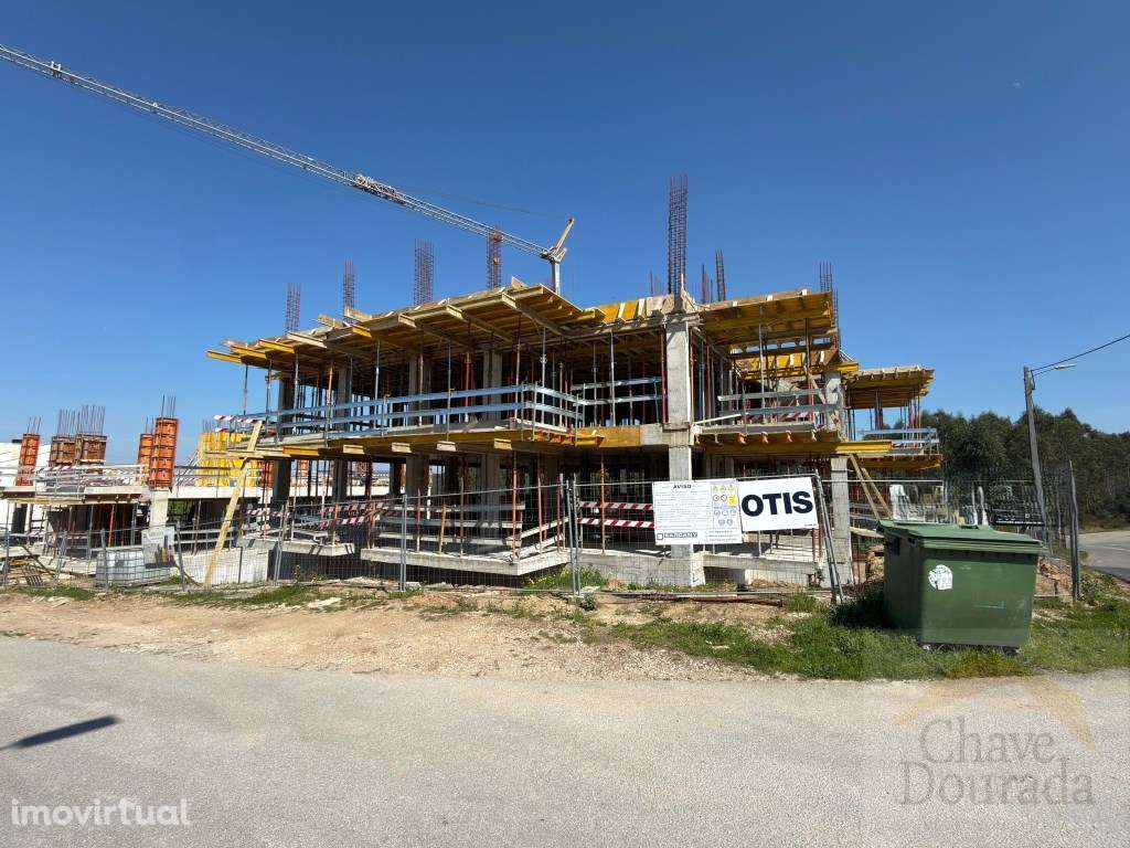 NOVO - Apartamento T2 com garagem e varandas - Grande imagem: 3/35