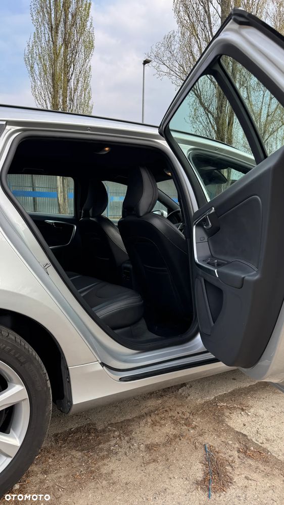 Volvo V60 D4 Geartronic Momentum - 7