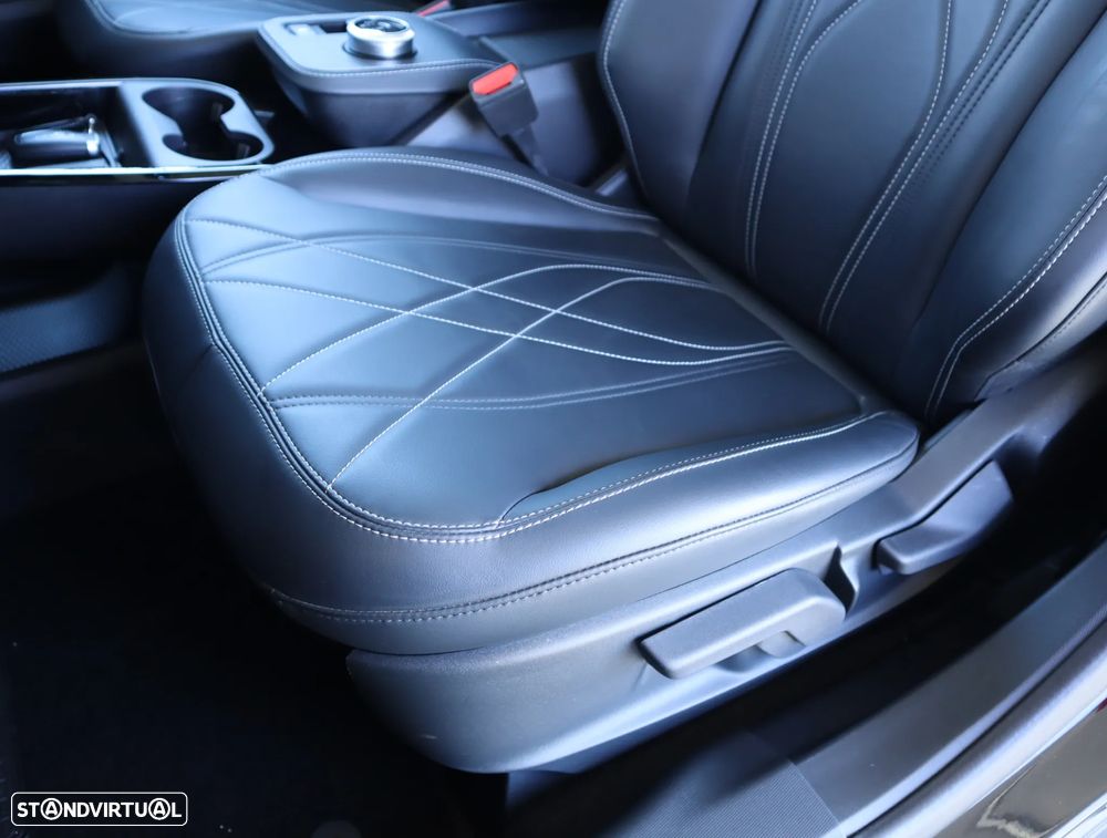 Ford Mustang Mach-E Standard - 28