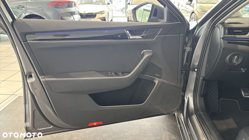 Skoda Superb 2.0 TDI SCR L&K DSG - 11