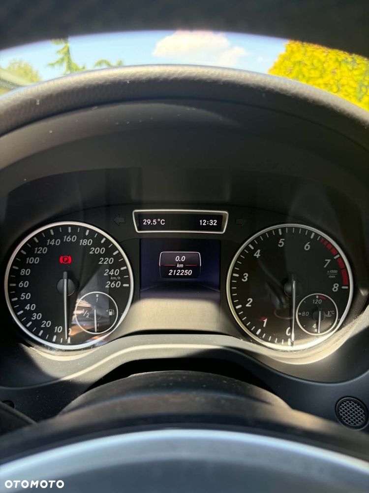 Mercedes-Benz Klasa A 180 (BlueEFFICIENCY) - 13