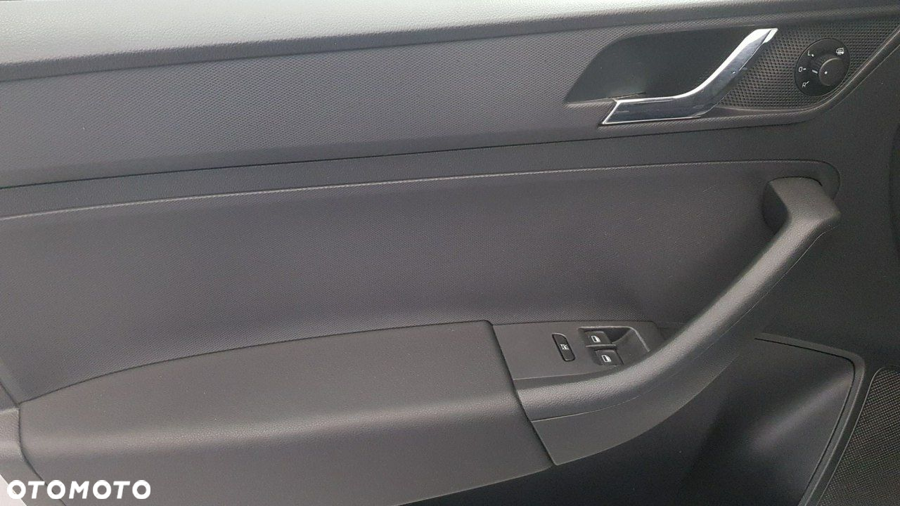 Skoda RAPID - 22