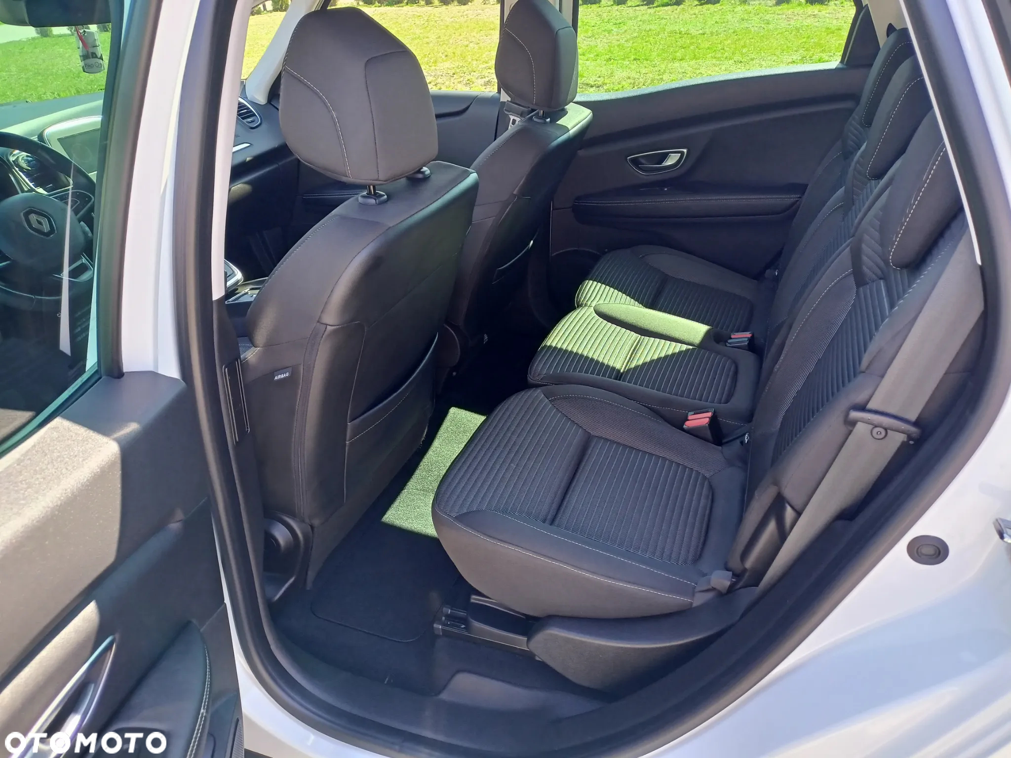 Renault Scenic 1.5 dCi Intens EDC - 17