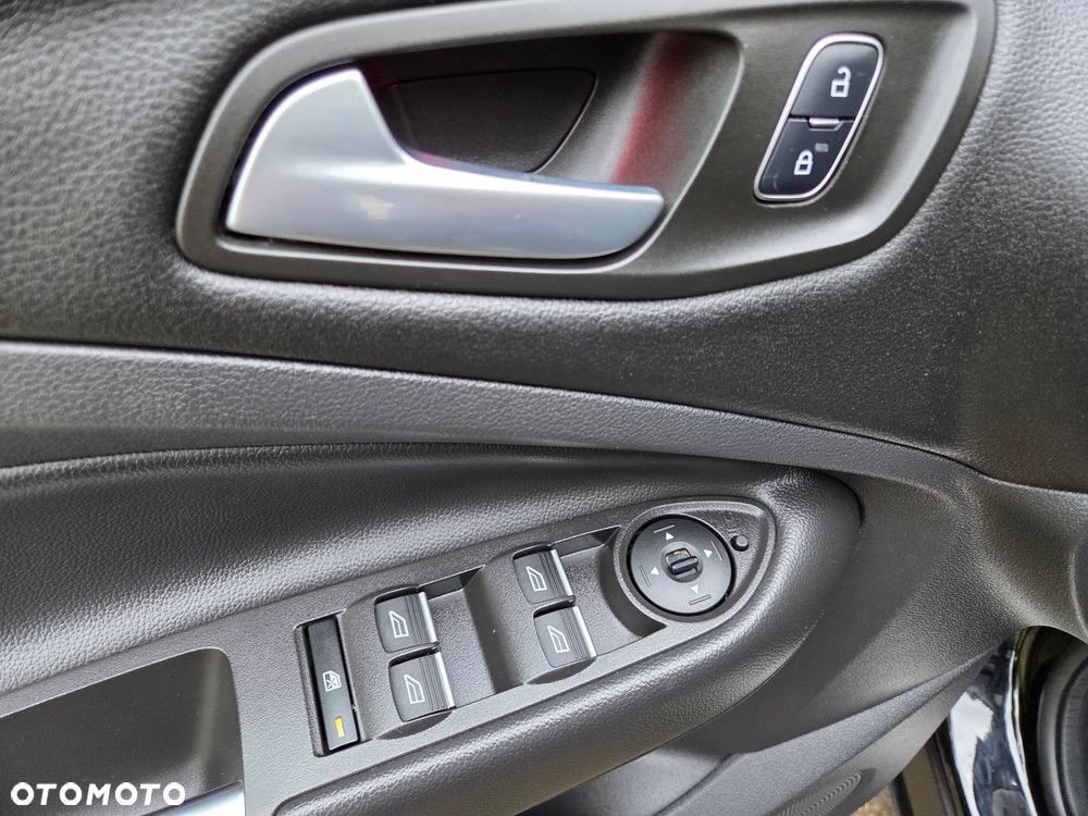 Ford Kuga 1.5 EcoBoost 2x4 Titanium - 10