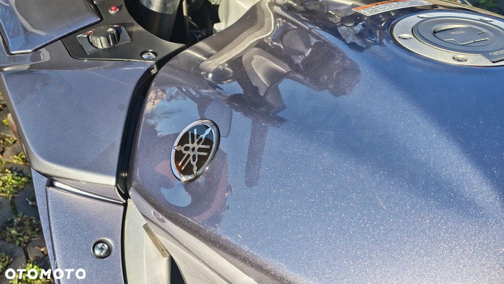 Yamaha FJR - 27