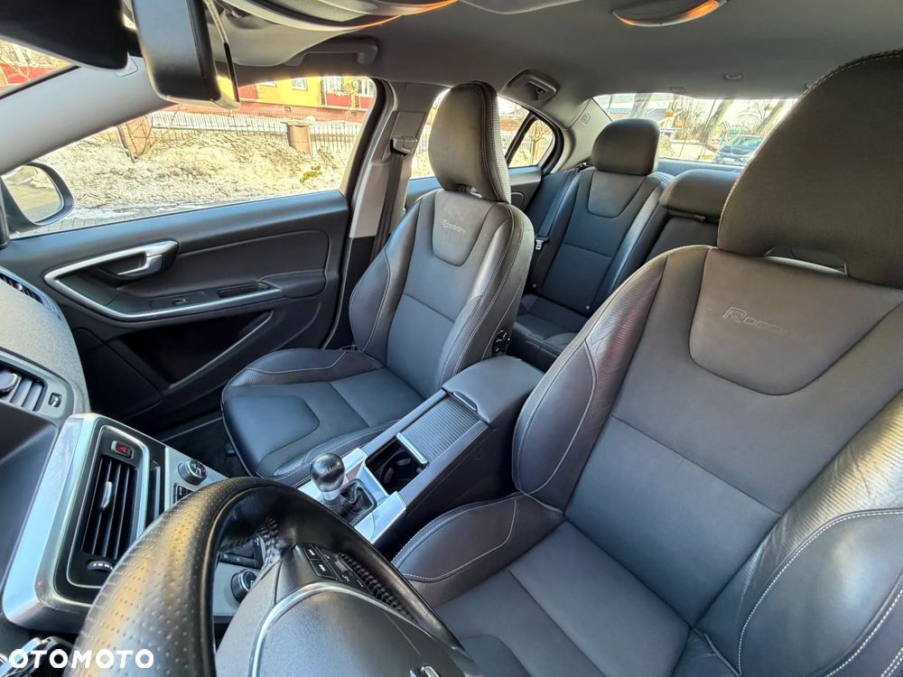 Volvo S60 D4 R-Design - 23