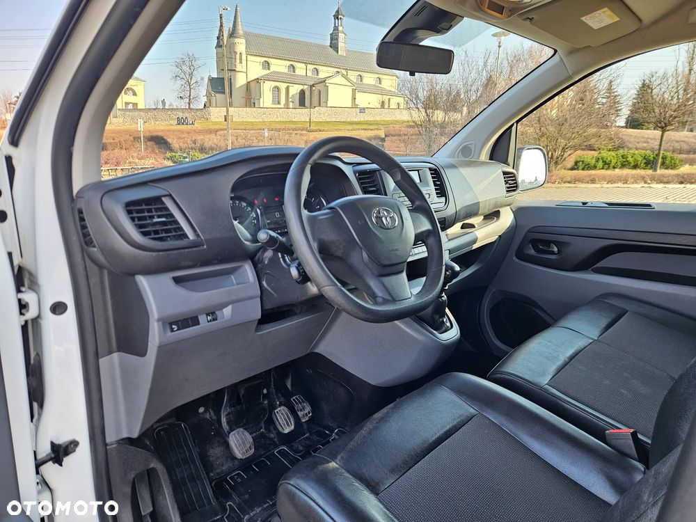 Toyota Proace  , Salon Polska, 3 osobowy - 24