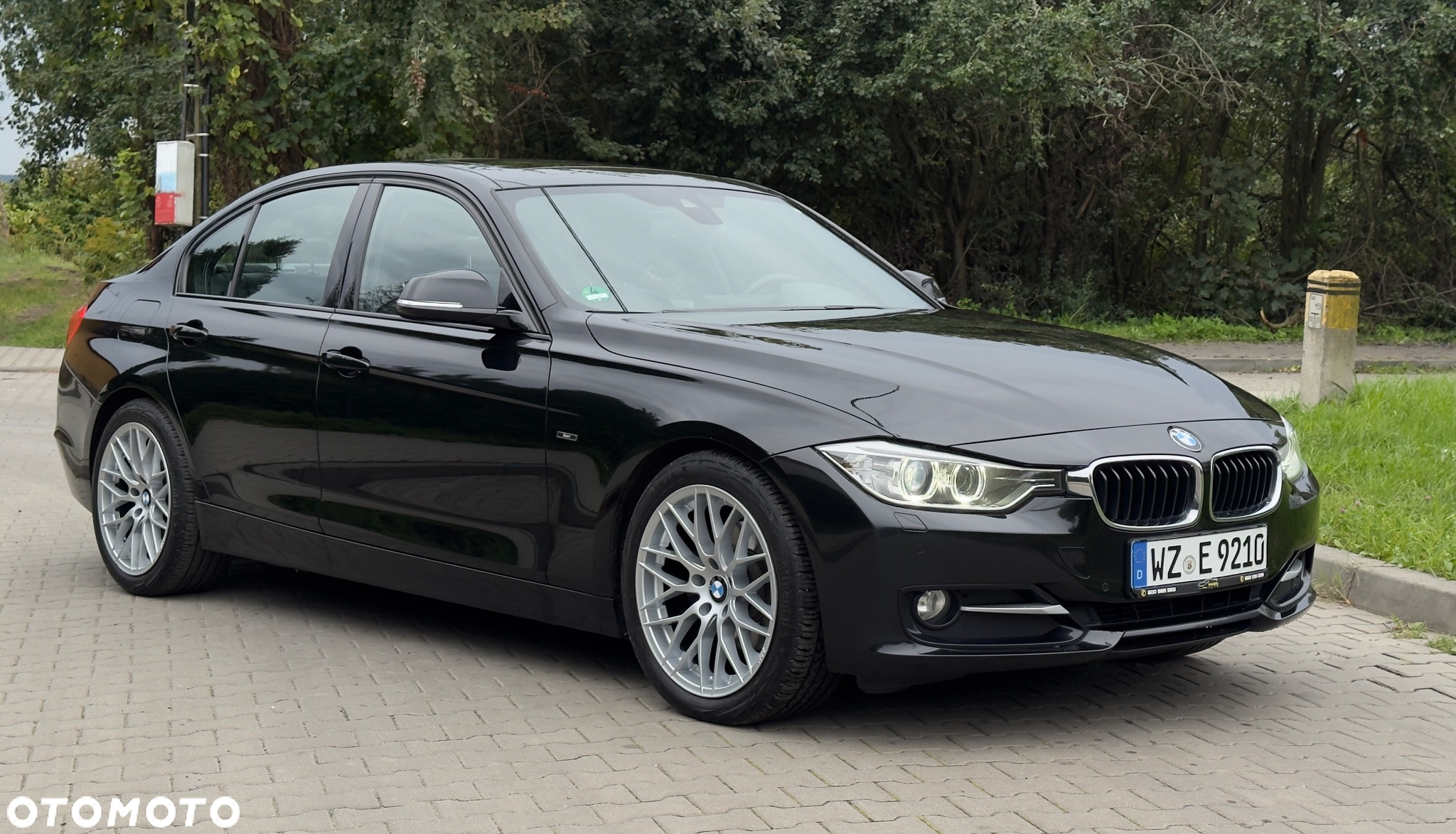 BMW Seria 3 320d Sport-Aut Blue Performance Sport Line - 2