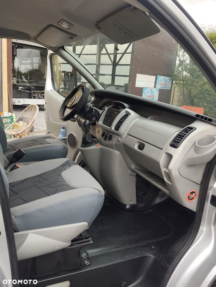 Opel Vivaro - 10