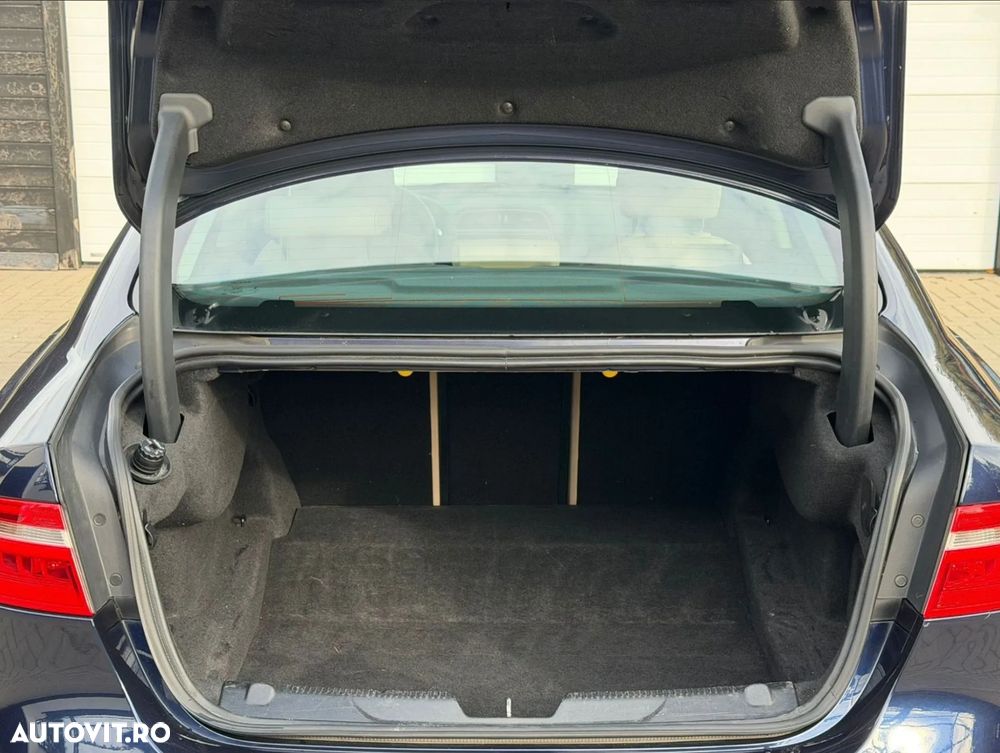 Jaguar XE 20d Aut. Prestige - 3