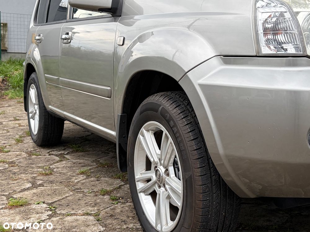 Nissan X-Trail 2.5 4x4 Elegance - 13