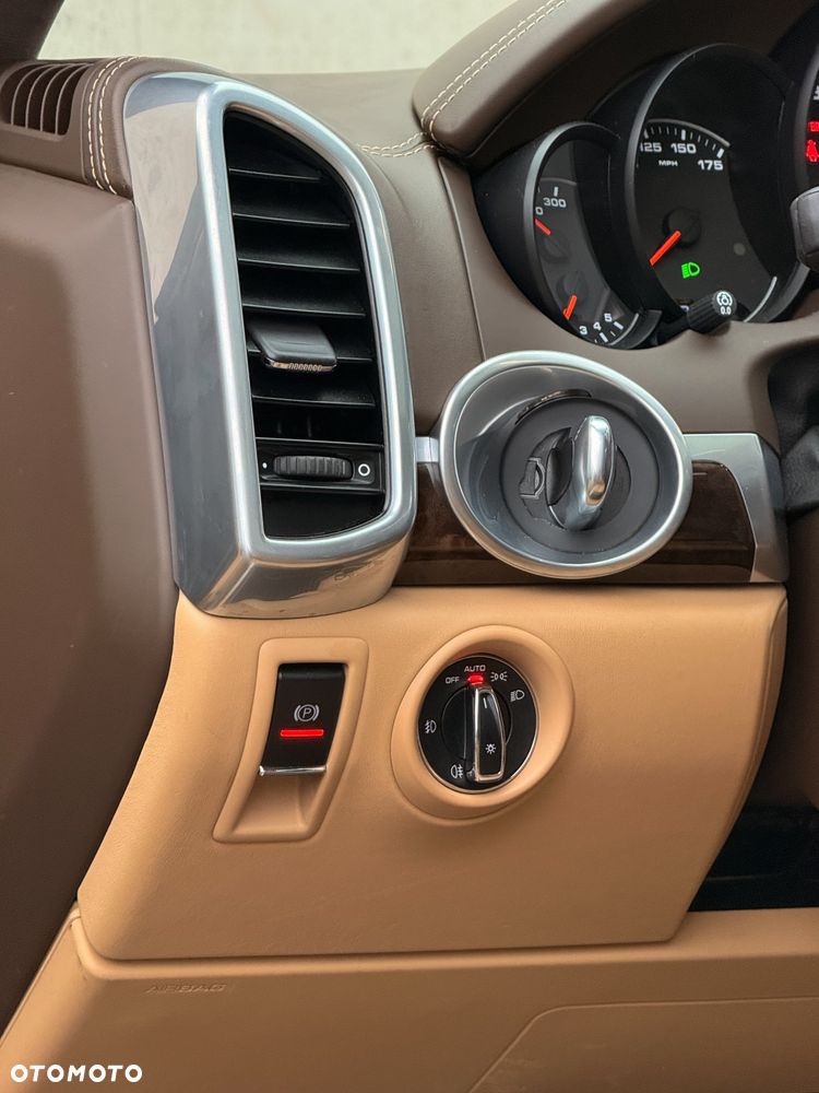 Porsche Cayenne GTS Tiptronic S - 34