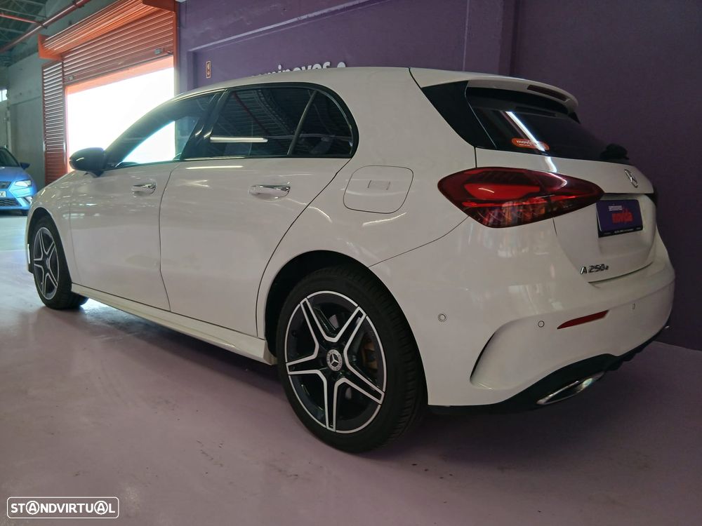 Mercedes-Benz A 250 e AMG Line - 2