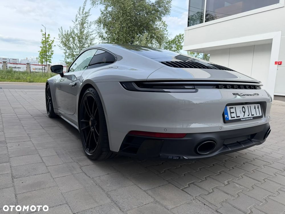 Porsche 911 Carrera GTS - 8