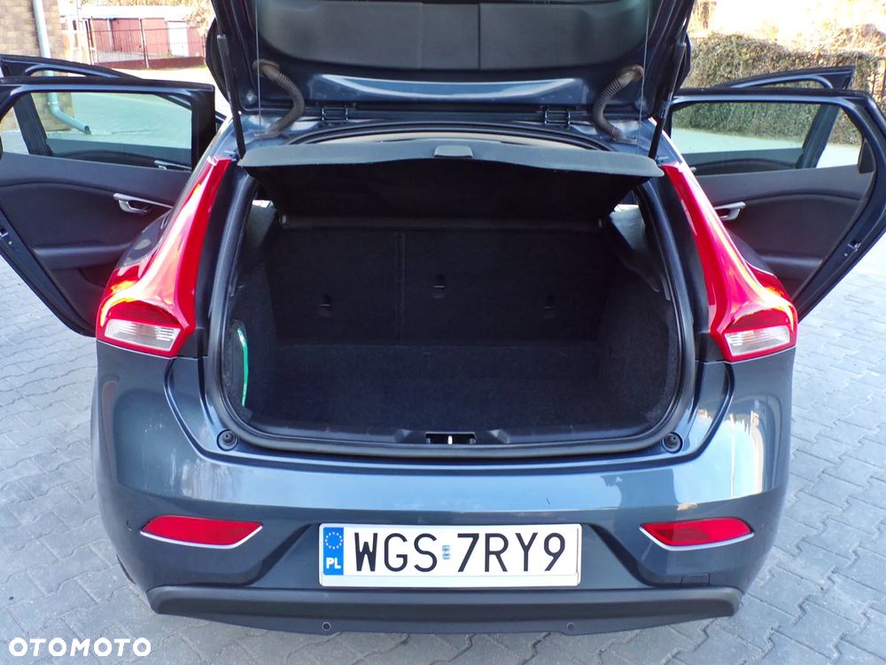 Volvo V40 D2 Momentum - 28