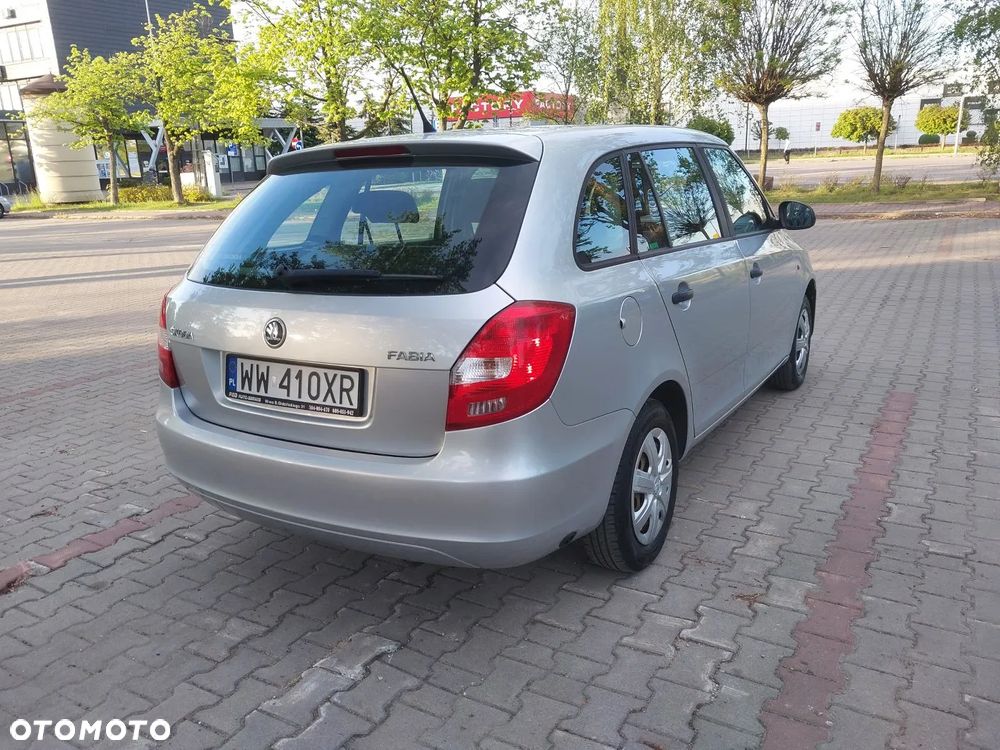 Skoda Fabia 1.4 16V Active - 25