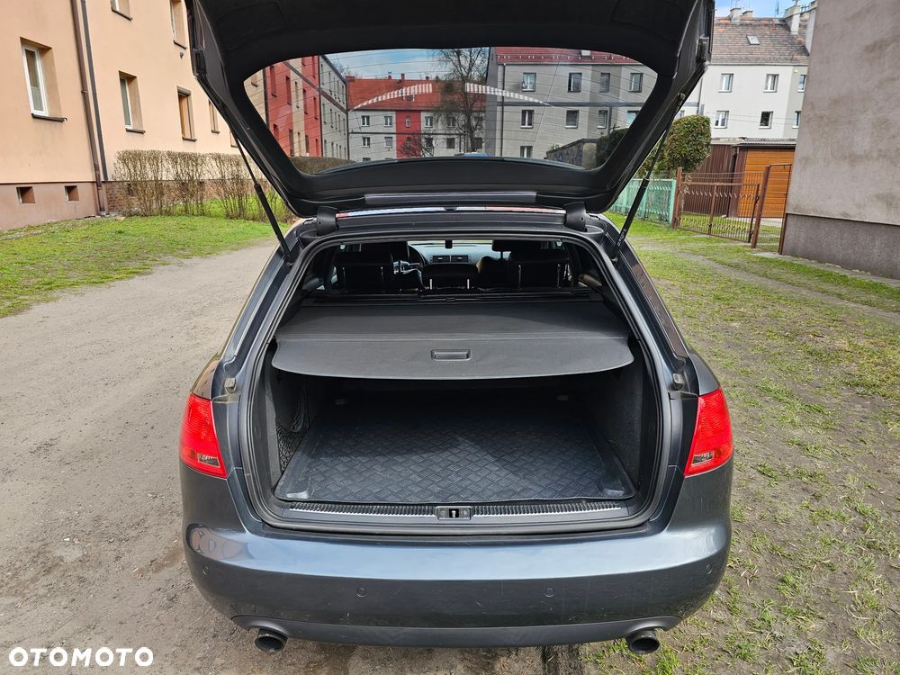 Audi A4 Avant 2.0 T FSI quattro - 14
