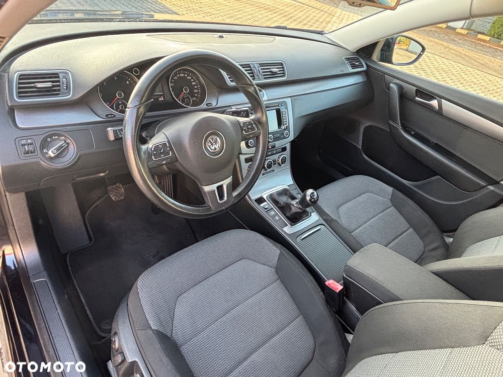 Volkswagen Passat - 18