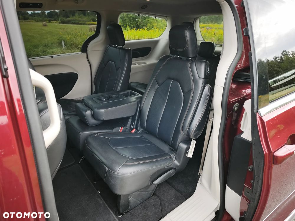 Chrysler Pacifica - 18