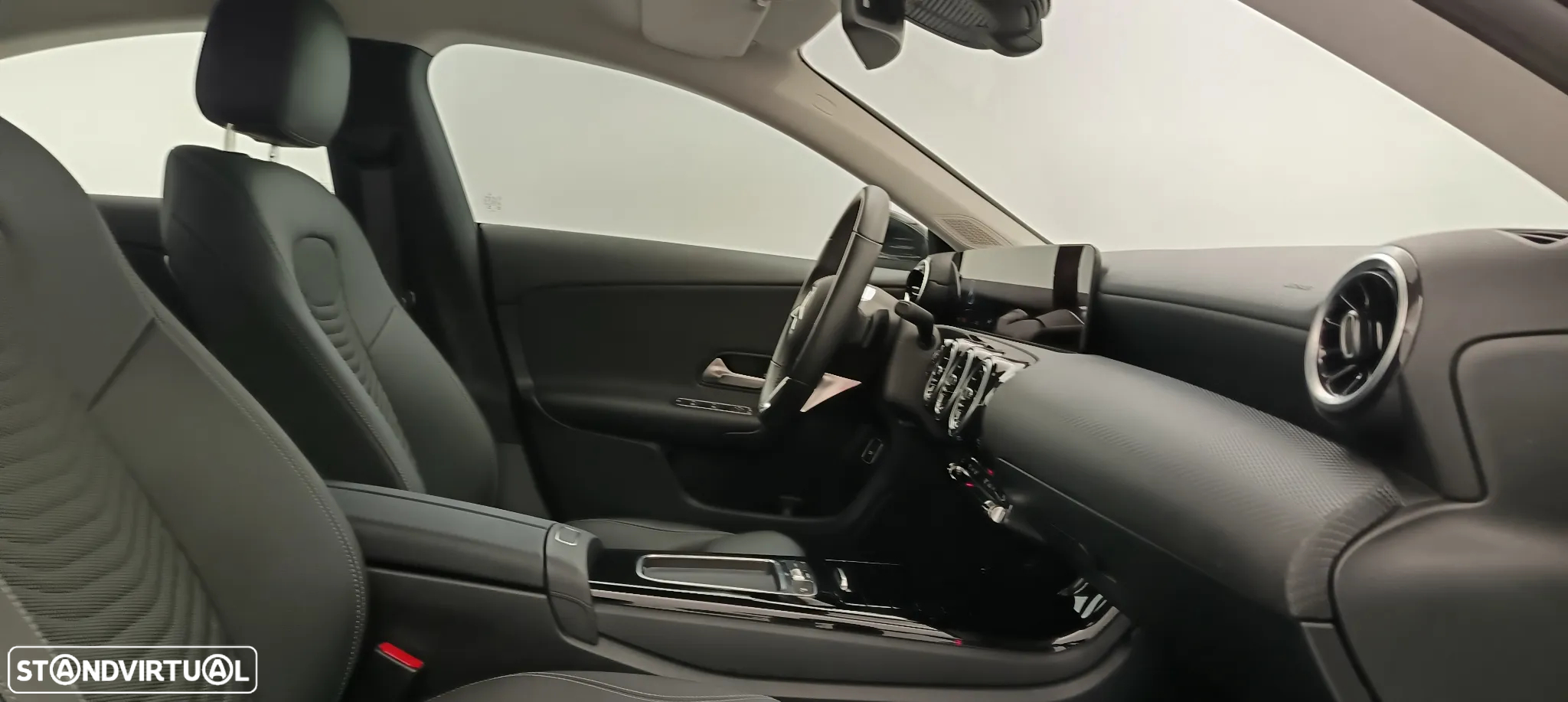 Mercedes-Benz CLA 180 d - 28