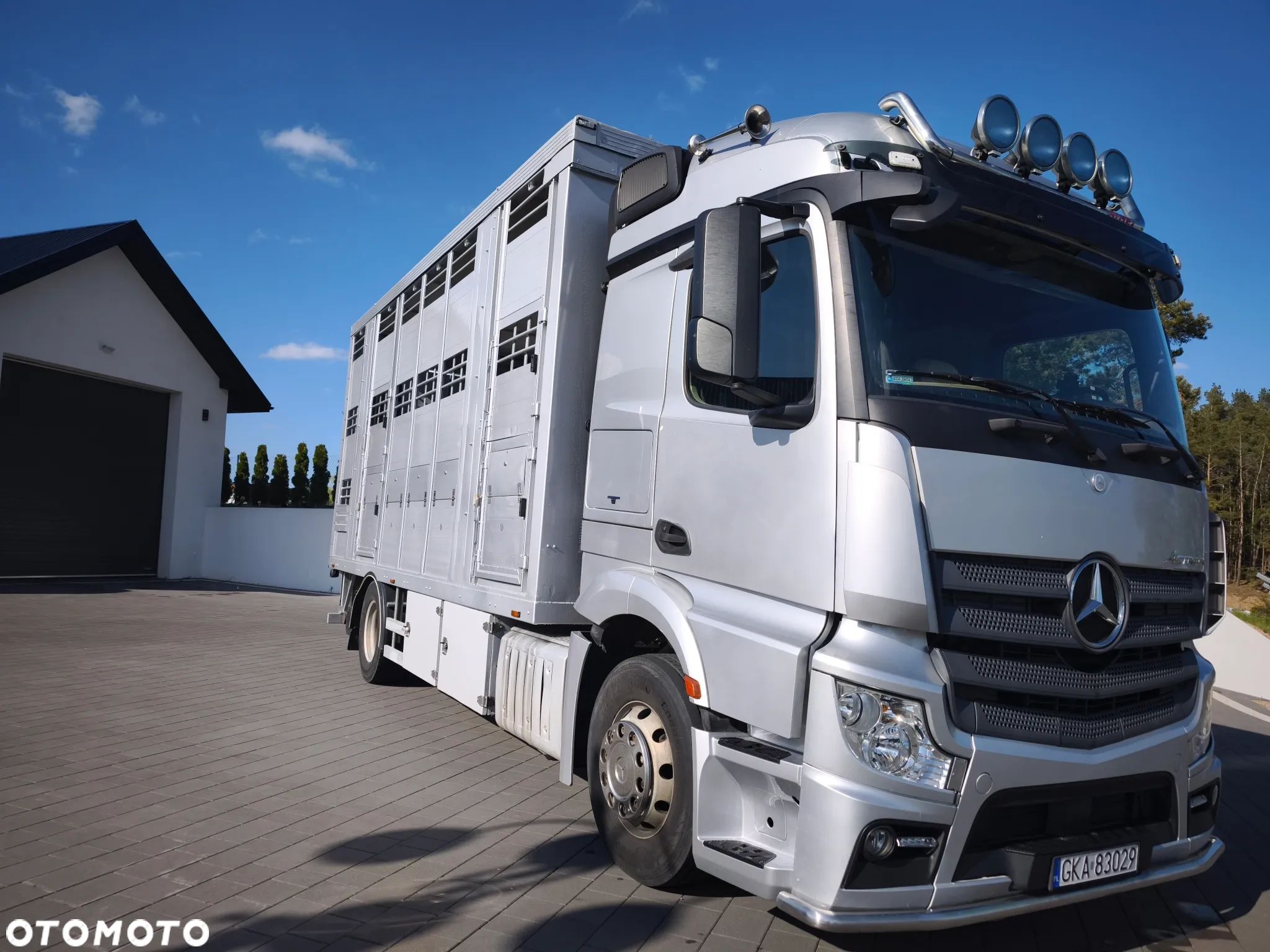 Mercedes-Benz ACTROS - 1