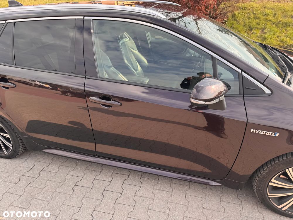 Toyota Corolla 2.0 Hybrid Executive - 36