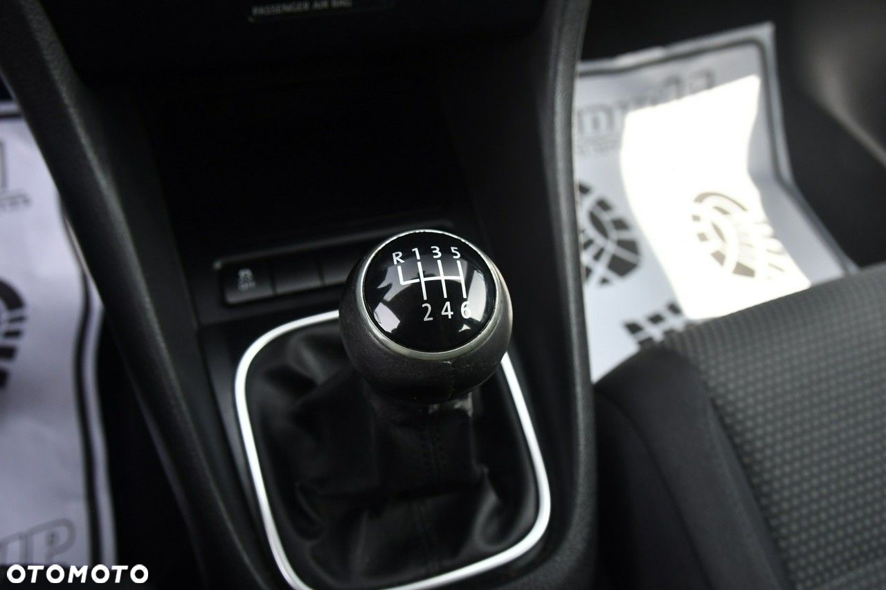 Volkswagen Golf - 34