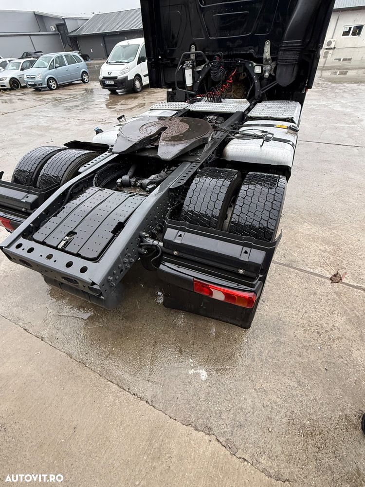 Mercedes-Benz Actros - 11