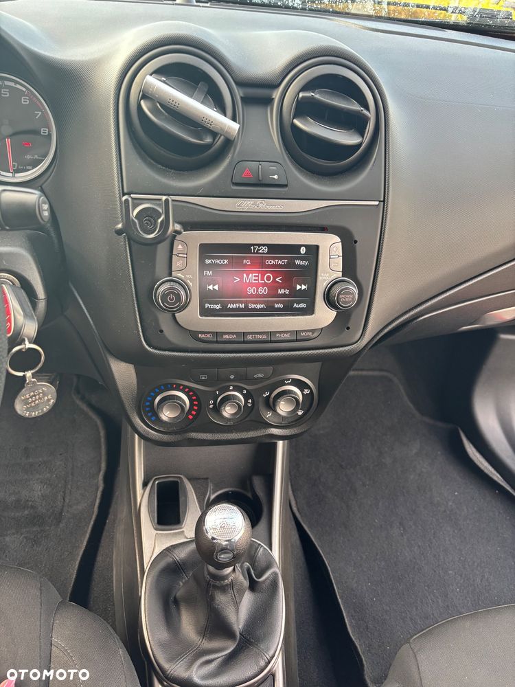 Alfa Romeo Mito 1.4 8V - 10
