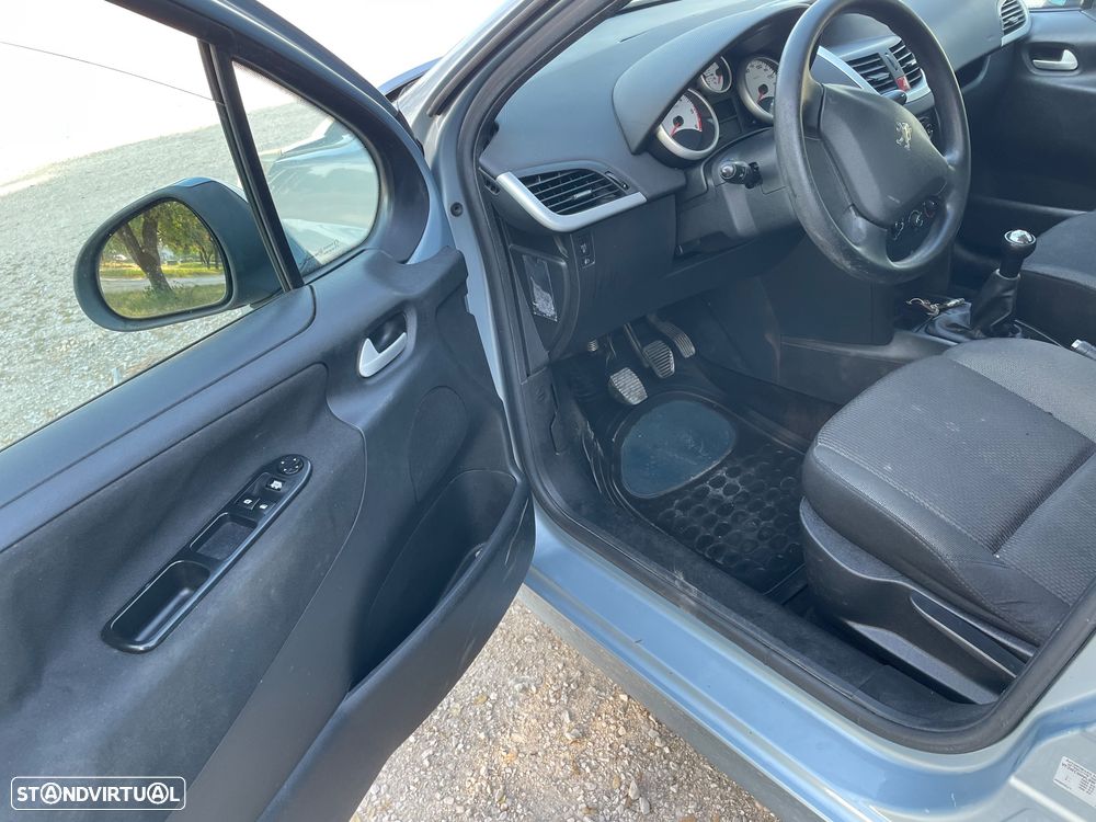 Peugeot 207 1.6 HDi Premium - 23