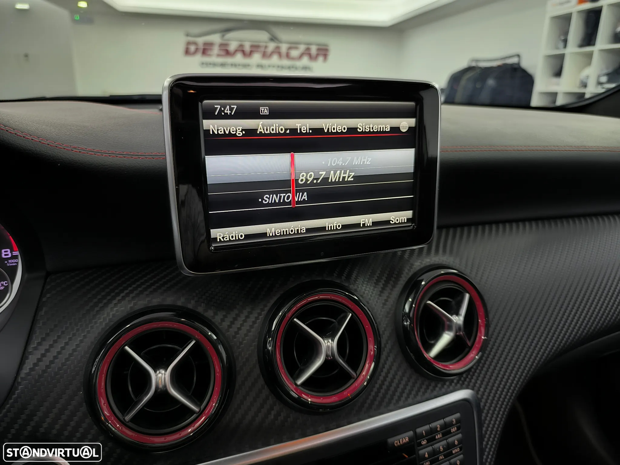 Mercedes-Benz A 45 AMG 4Matic Speedshift 7G-DCT - 52