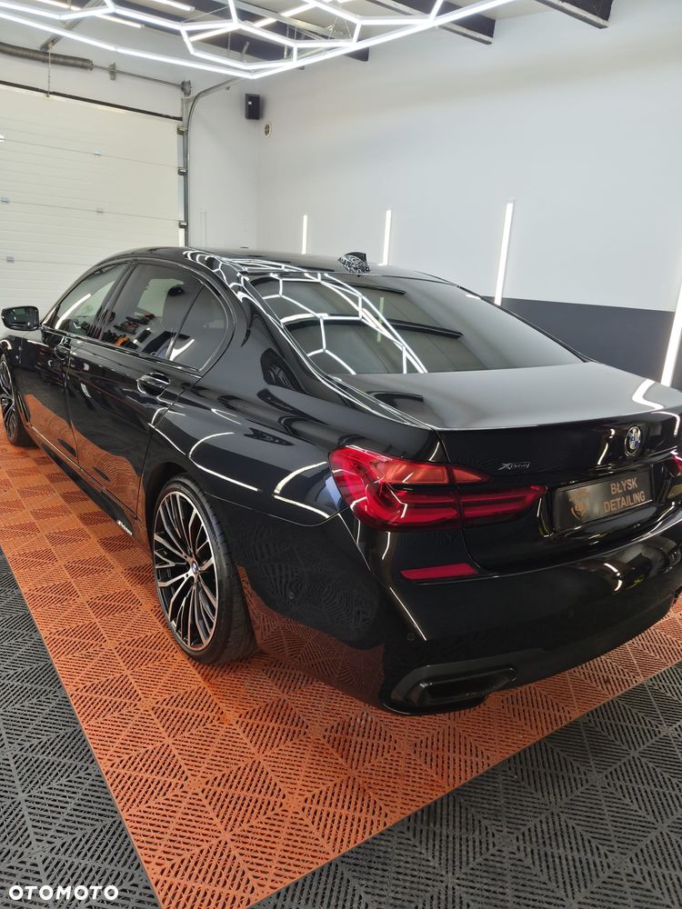 BMW Seria 7 750Li xDrive - 3