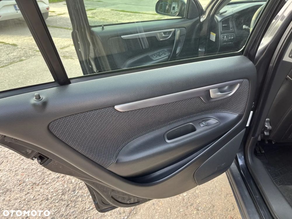 Volvo S60 2.4 D5 - 16