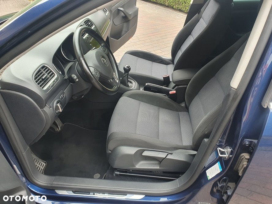 Volkswagen Golf 1.6 TDI DPF Style - 11
