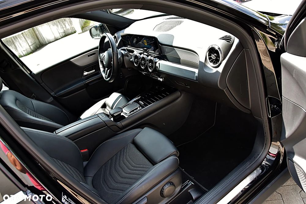 Mercedes-Benz GLB 200 7G-DCT - 19