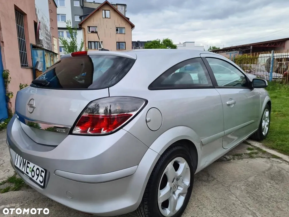 Opel Astra III GTC 1.7 CDTI Essentia - 22