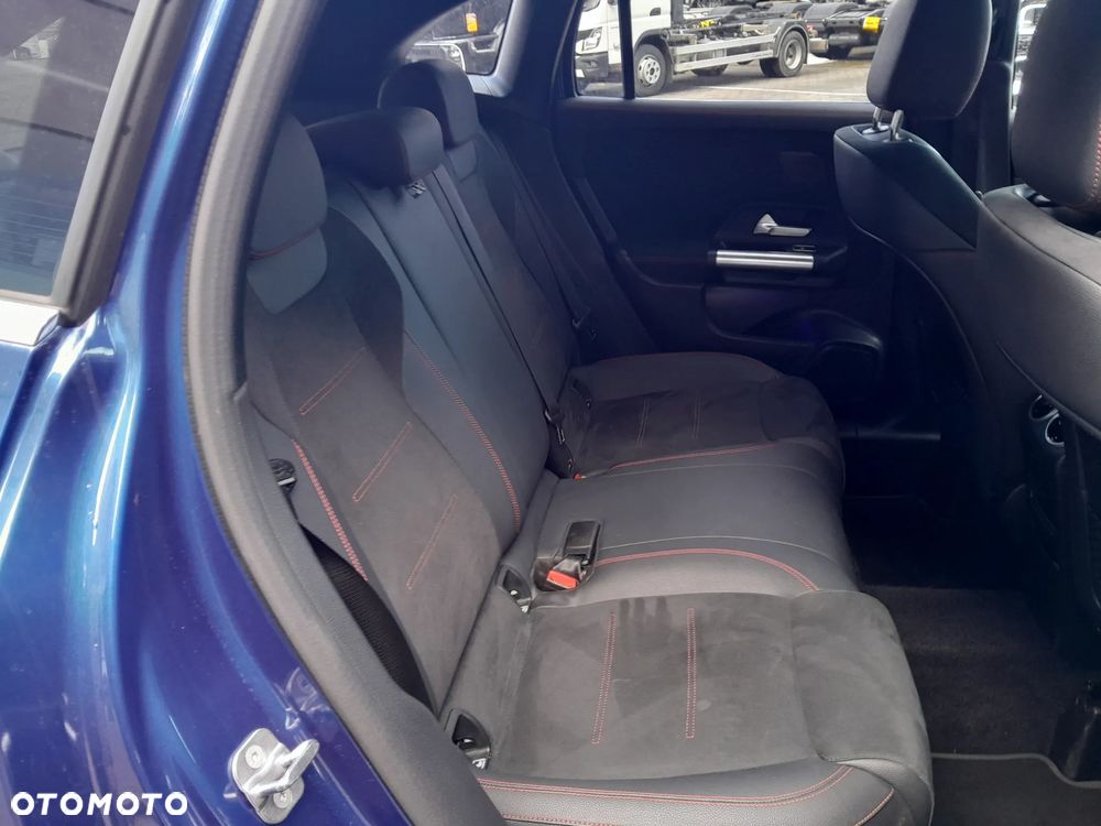 Mercedes-Benz GLA 200 AMG Line - 19