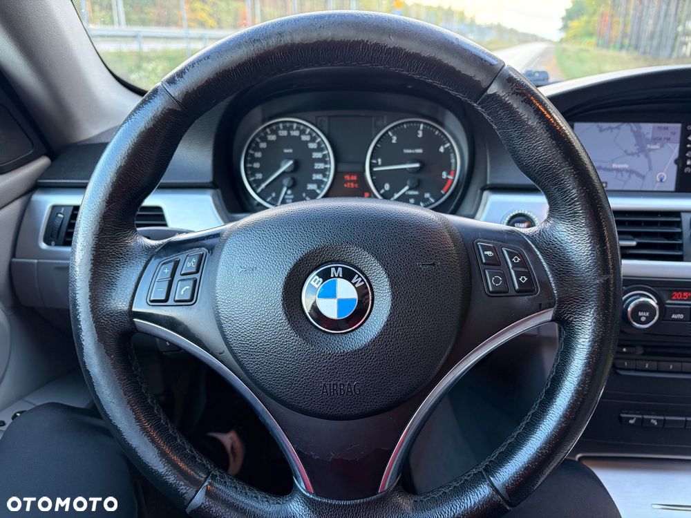 BMW Seria 3 320d - 23