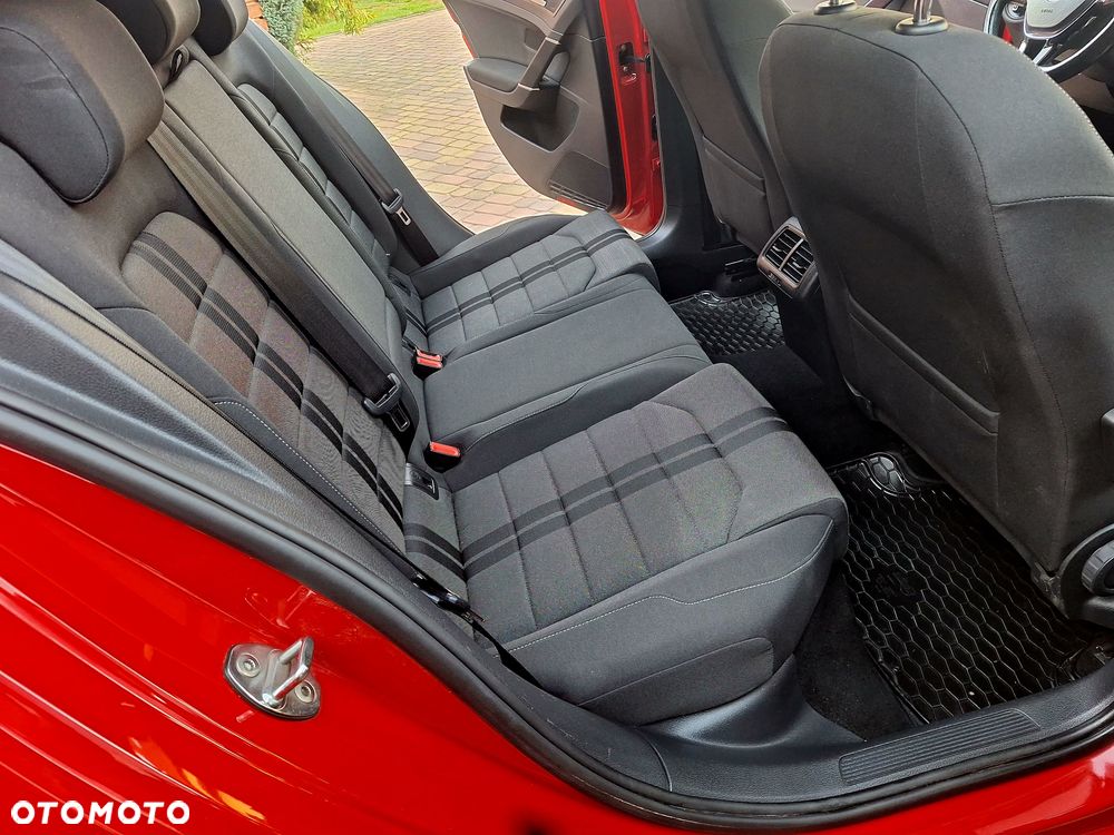 Volkswagen Golf - 11