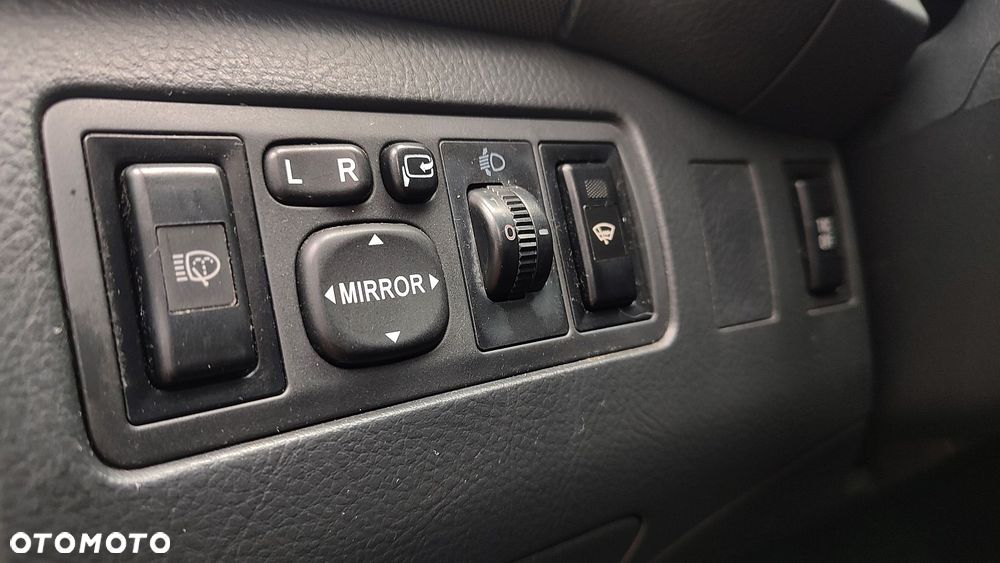 Toyota Avensis 1.8 VVT-i Executive - 21