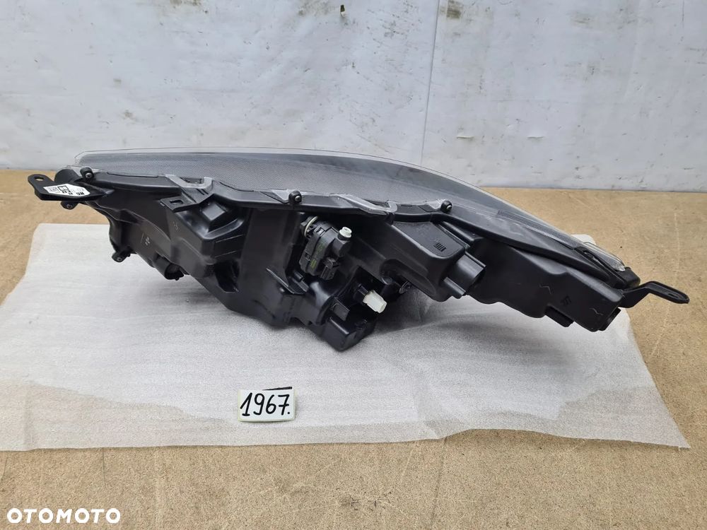 Toyota Yaris 4 IV od20r lampa prawy przód Full Led - 4
