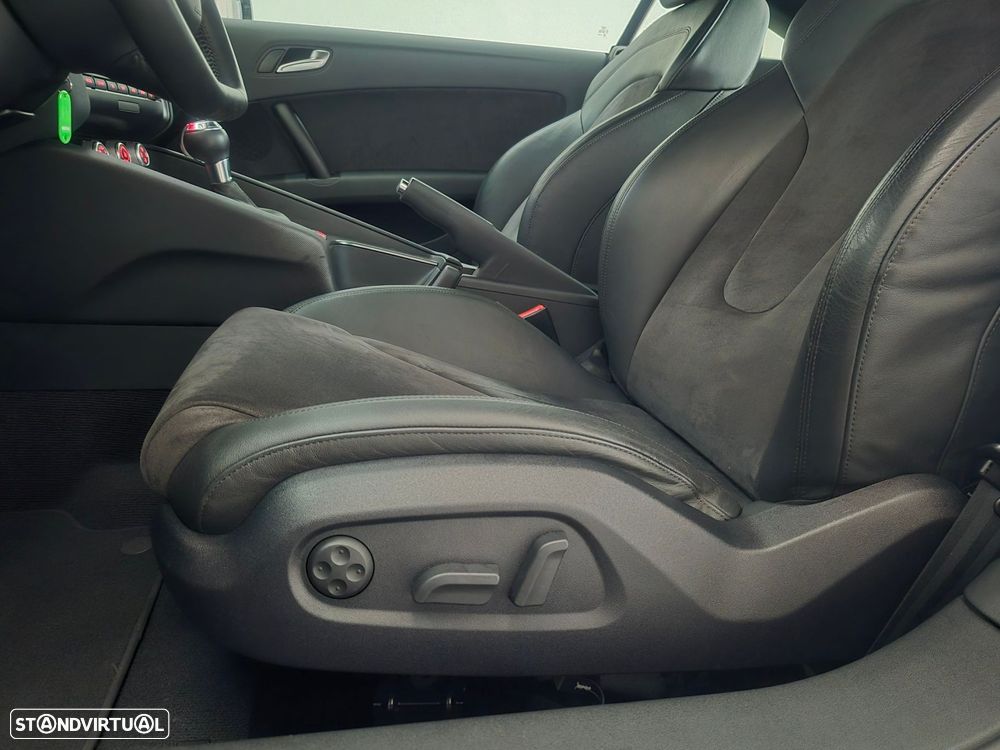 Audi TT Coupé 2.0 TDI quattro S tronic - 16