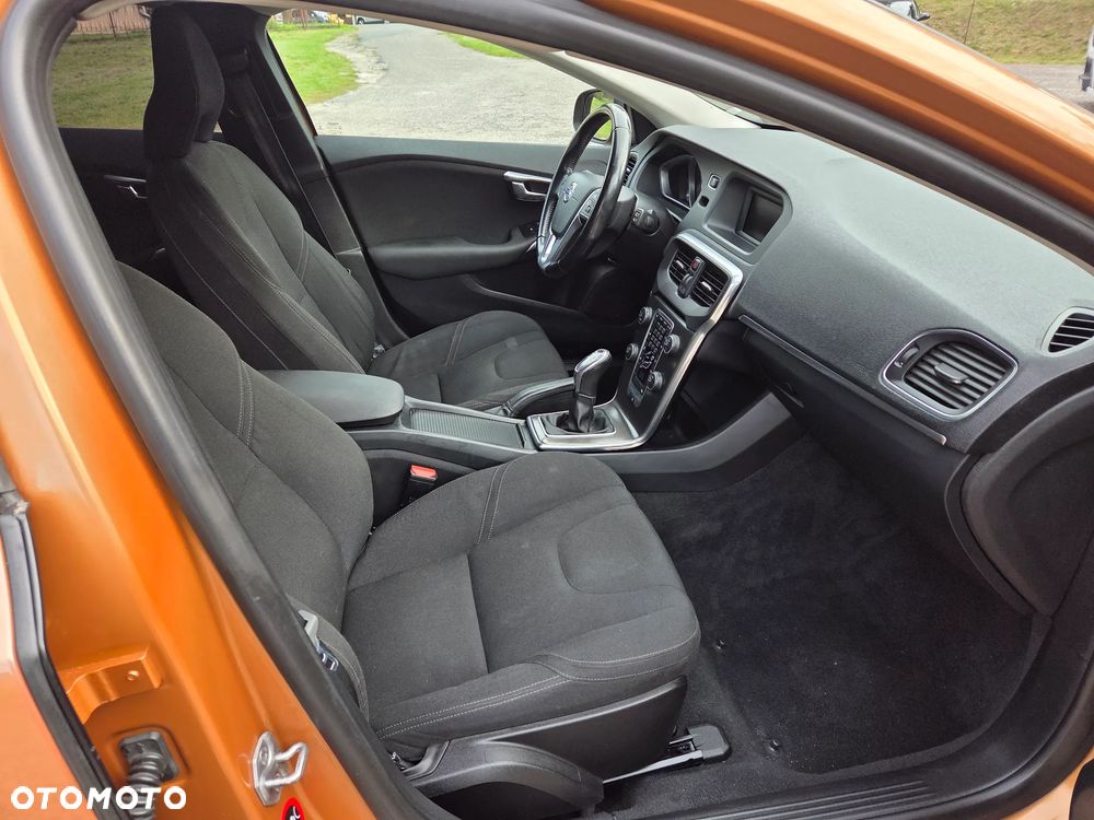 Volvo V40 T2 You - 17