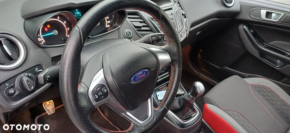 Ford Fiesta 1.0 EcoBoost S&S ST-LINE - 31