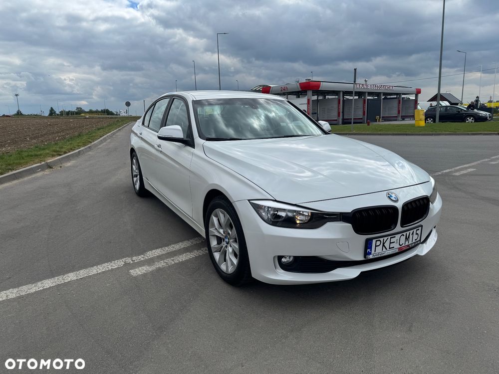 BMW Seria 3 318d EU6 - 1