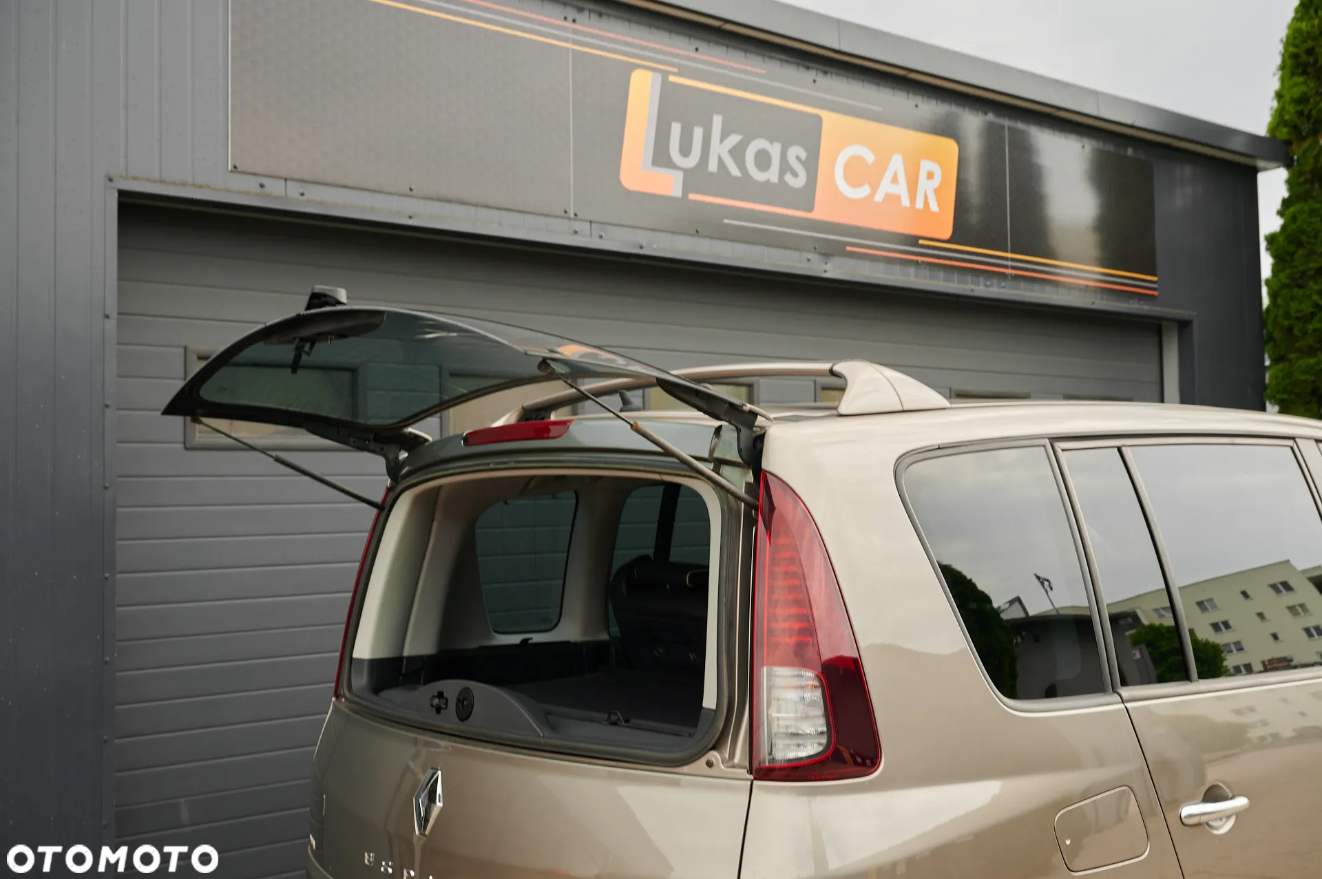 Renault Espace 2.0 dCi 175 FAP Initiale - 19